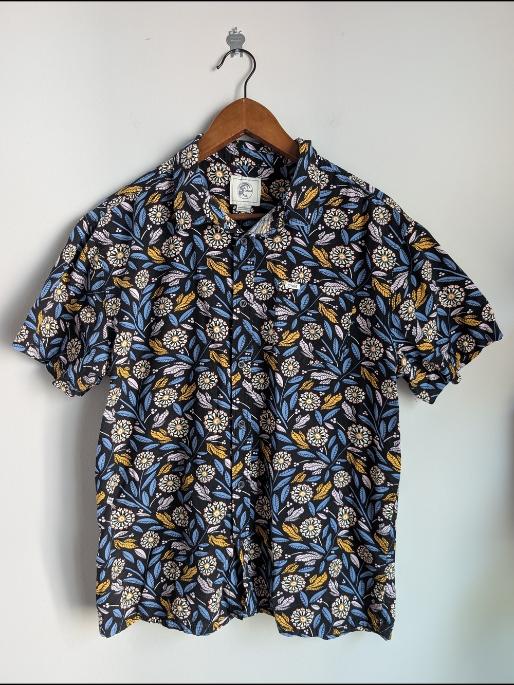 O'Neill Floral Button Up Shirt Men's Large Hawaiian Organic Cotton Short Sleeve